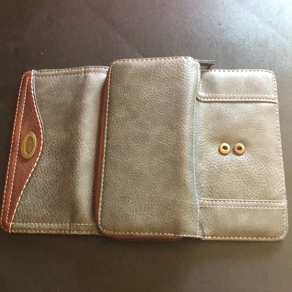 Beautiful wallets!!🌺 - Picture 7 of 8